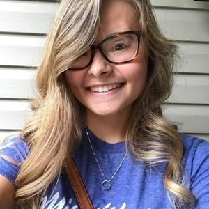 Meet your Posher, Alyssa